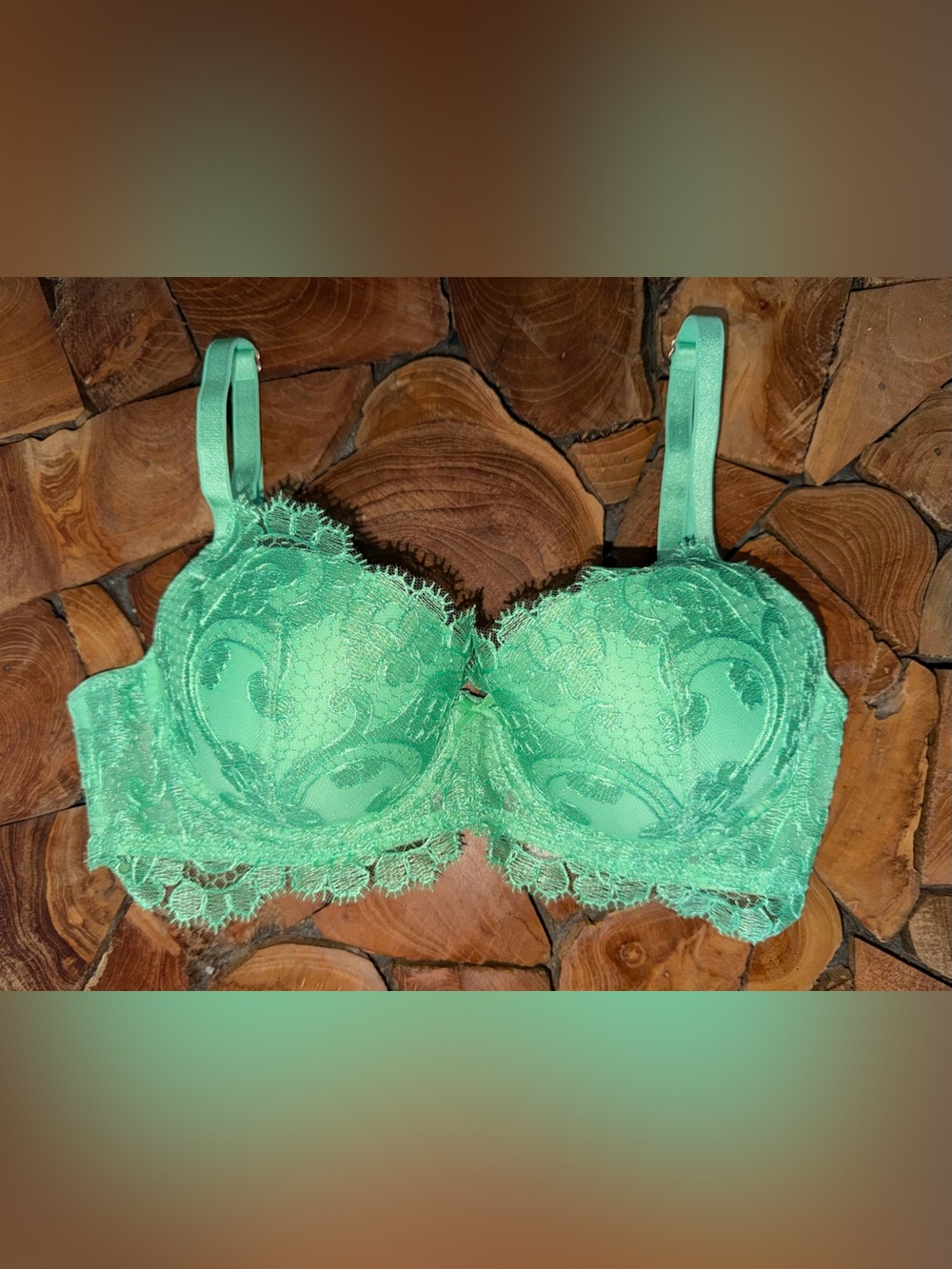 Victoria's Secret 32C Mint Lace Underwire Bra Like New